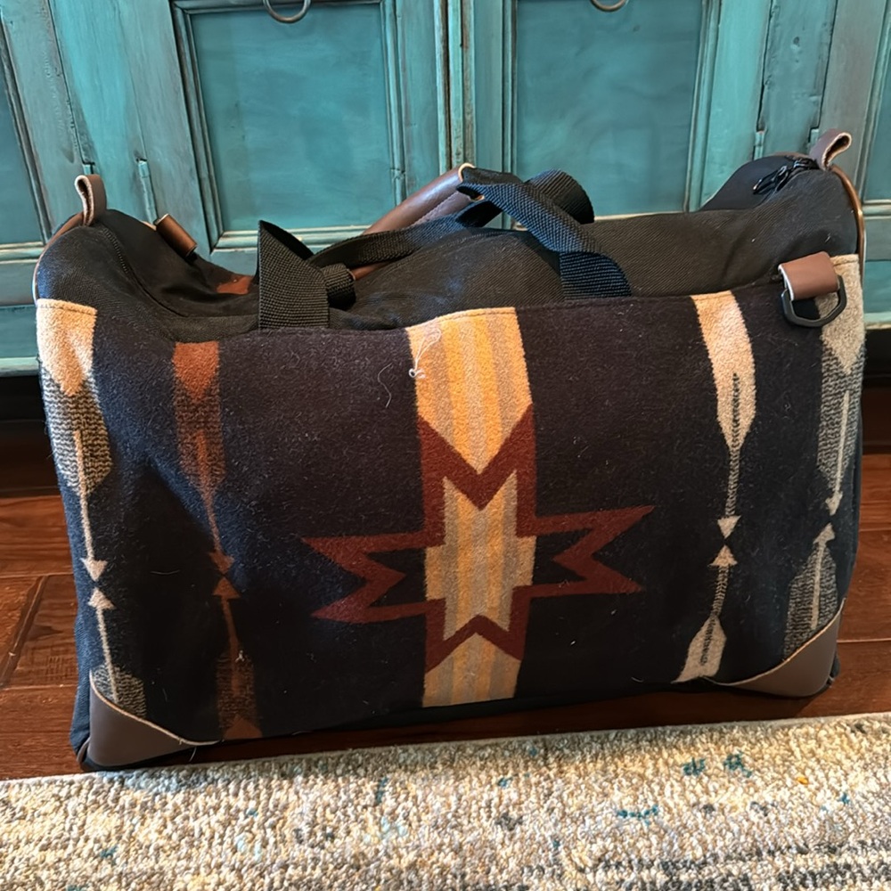 Pendleton Aztec Whool Duffle Bag - image 3